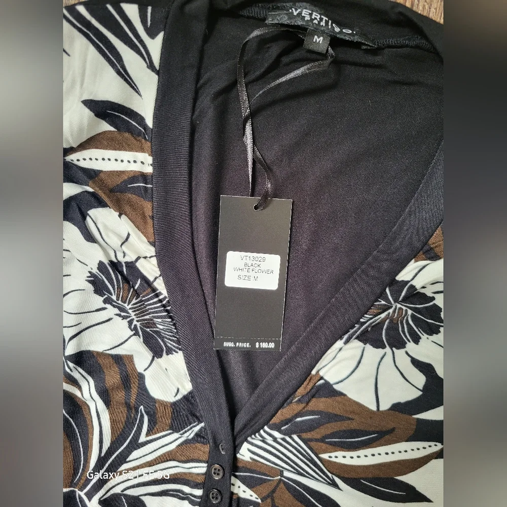 Vertigo Paris Top - Black White Flower - Picture 3 of 6